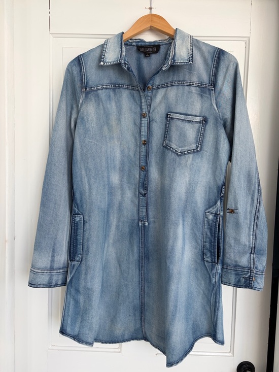 Sweet Wanderer Dresses & Skirts - Sweet Wanderer Light Blue Denim Shirt Jacket Dress Size Large Junior’s.